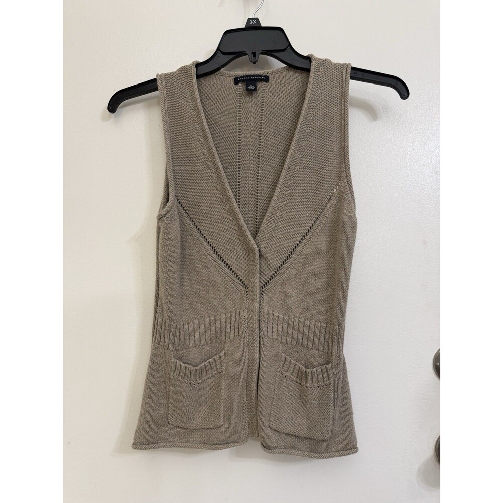 Banana Republic knit sweater vest snap closure beige small